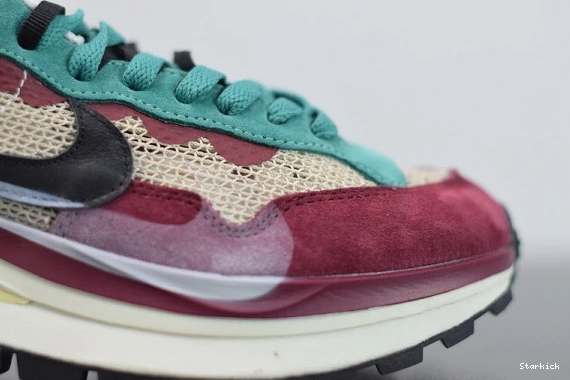 sacai  DD3035-200 Red Green Neptune  Vaporwaffle Nike Villain 0118